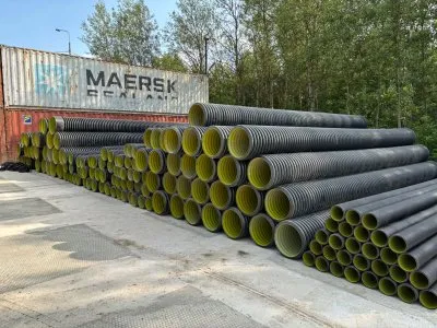 Гофрированная полиэтиленовая труба (с уплотнителями) SN8 Ф 460 / 400 мм (6 м) купить в Москве