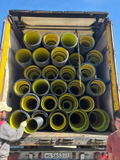 Гофрированная полиетиленовая труба (с уплотнителями) SN8 Ф 200 / 171 мм (6 м) купить в Москве